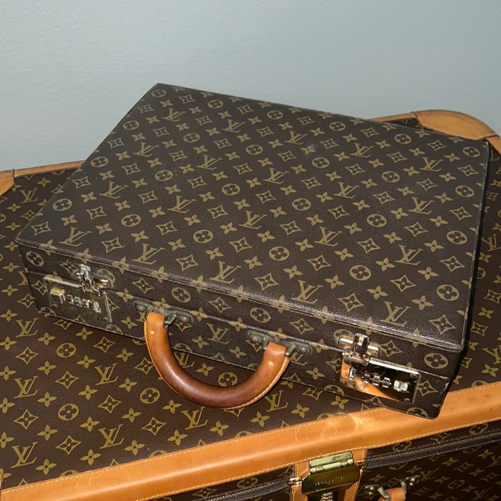S O L D 🔥 Vintage Lv Briefcase